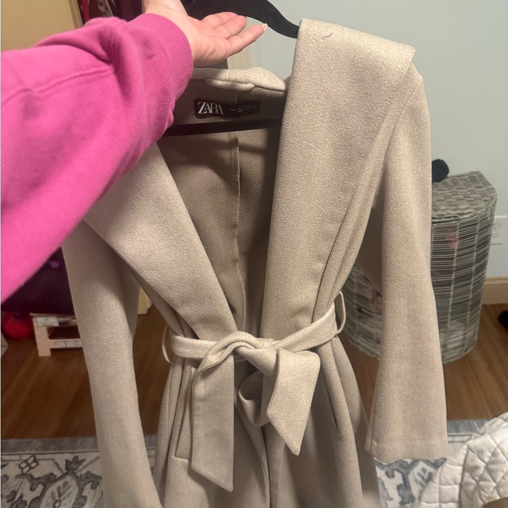 Zara Women's Elegant Cream Trench Coat